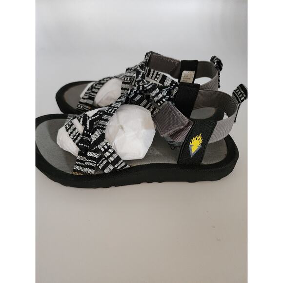 Volatile Kids Size 12 Black Kiwis Strappy Adjustable Sandals Outdoor - Picture 4 of 10